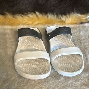 Spenco sandals 7 (6015B)